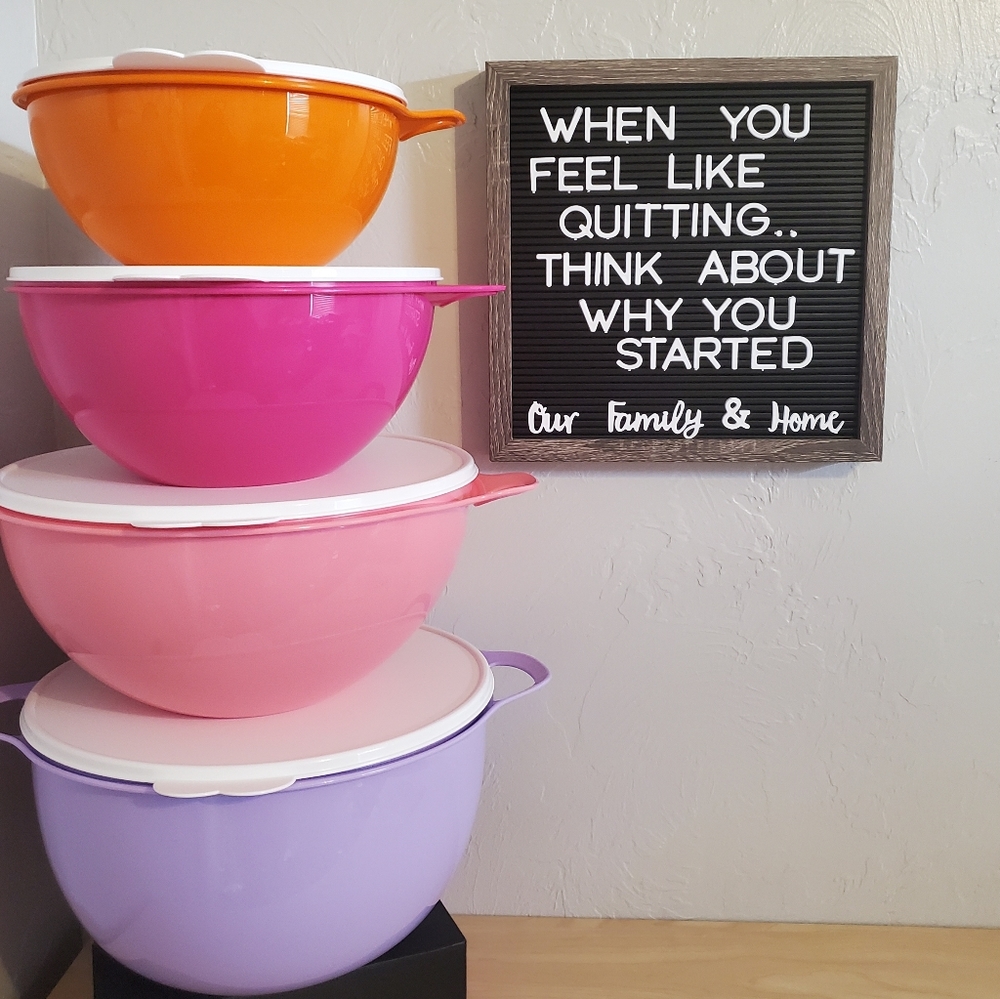 Tupperware Thatsa Bowl set